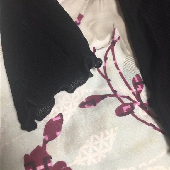 Black semi-sheer top - Picture 3 of 4